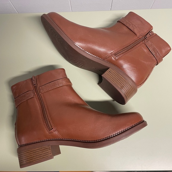 Clarks Maye Grace Buckle Boots in Cognac, NWOT, size 9 - Picture 2 of 15